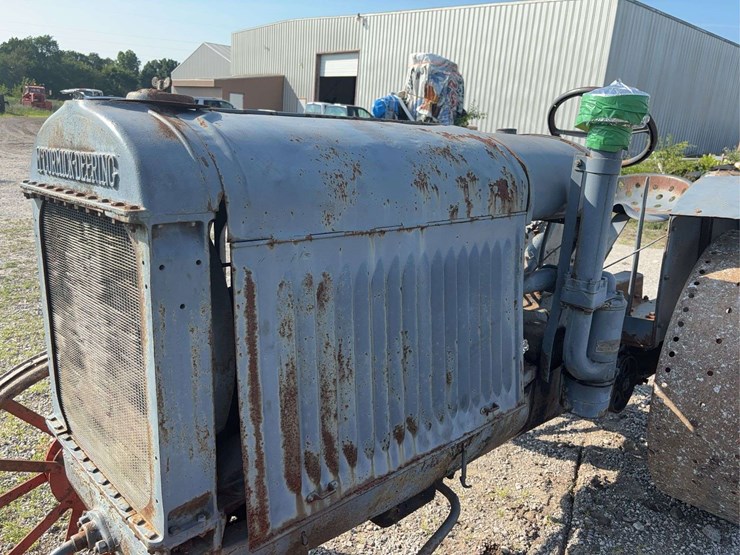 mccormick-deering-10-20-image-19