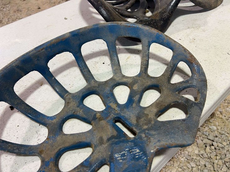 (3)-cast-iron-seats-image-9