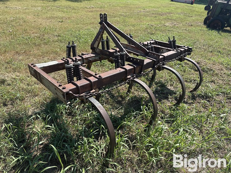 graham-b-sm8aa-3-pt-7-shank-chisel-plow-image-7