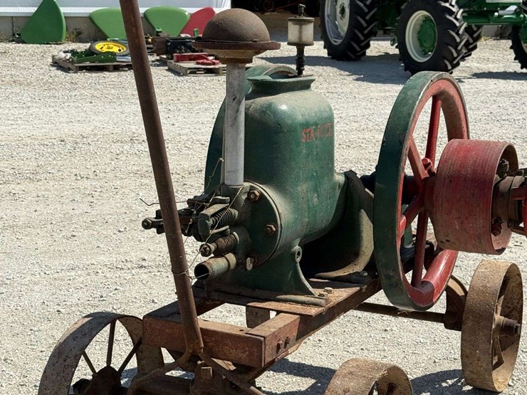 sta-rite-4-hp-hit-&-miss-engine-on-truck-image-5