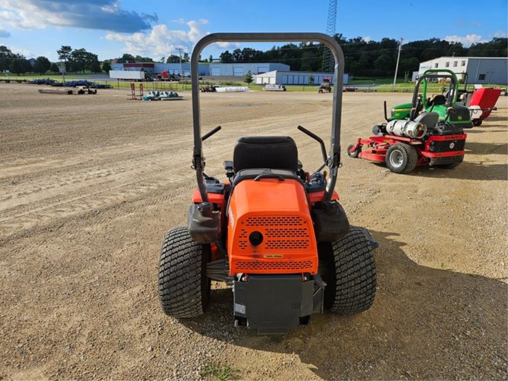 kubota-zd326-image-4