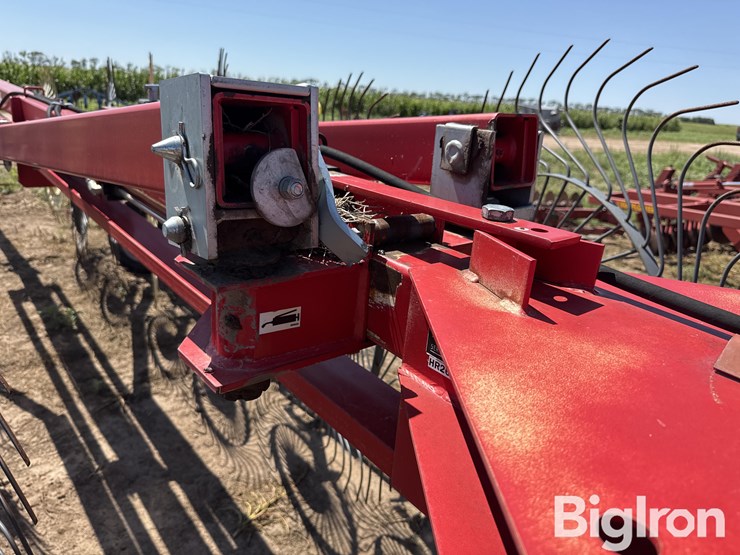 2016-massey-ferguson-3986-image-14