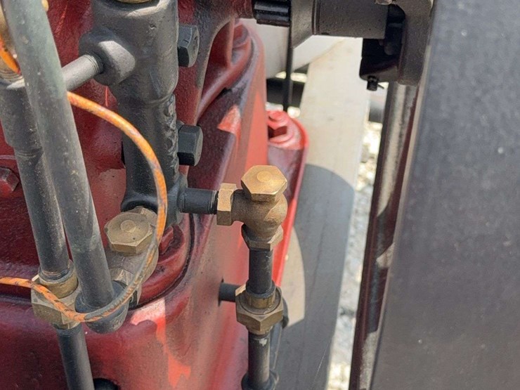 2-hp-international-harvester-“famous”-vertical-engine-with-cooling-tank-image-17