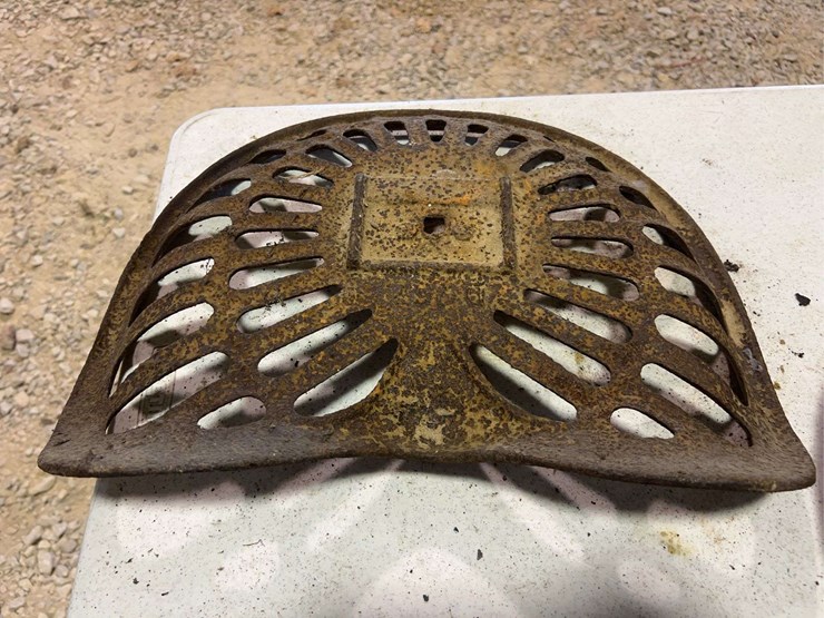 (3)-cast-iron-seats-image-5
