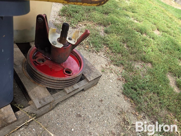 new-holland-465-image-9