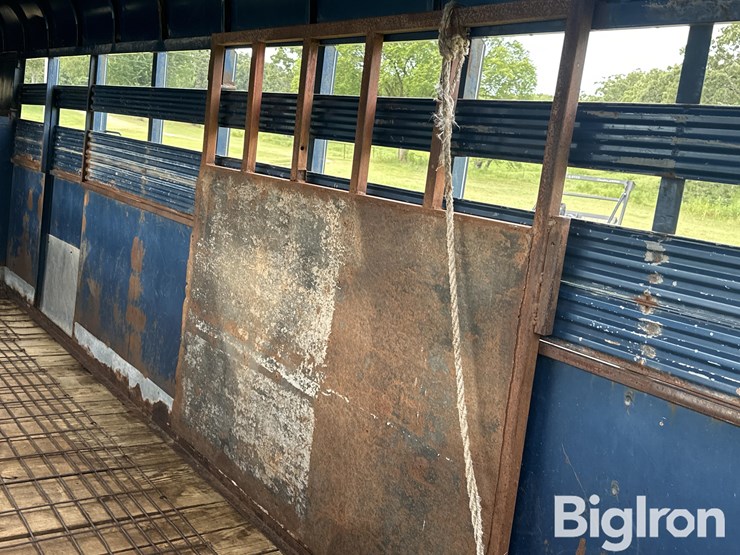 20’-steel-t/a-livestock-trailer-image-20
