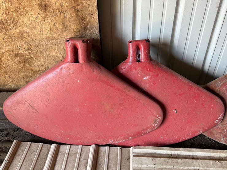 pair-of-farmall-/-ih-tractor-step-plate-fenders-image-1