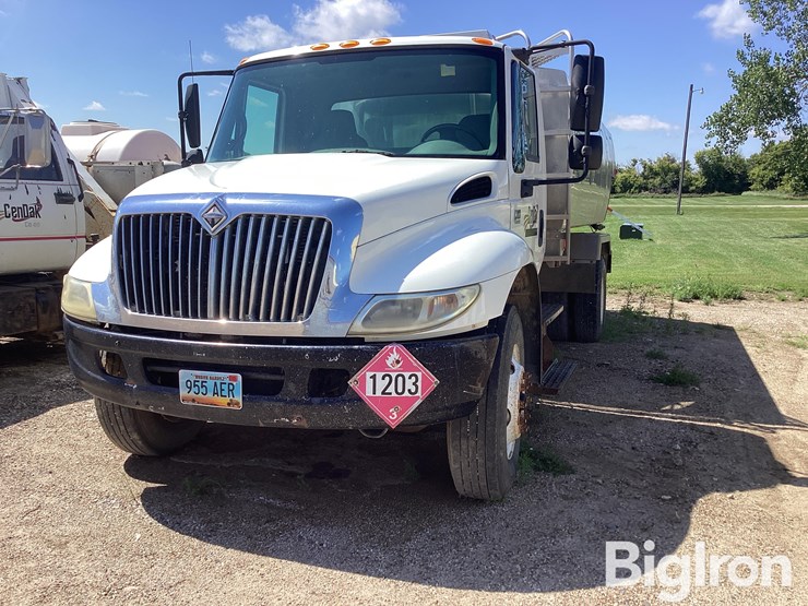 2004-international-durastar-4300-image-1