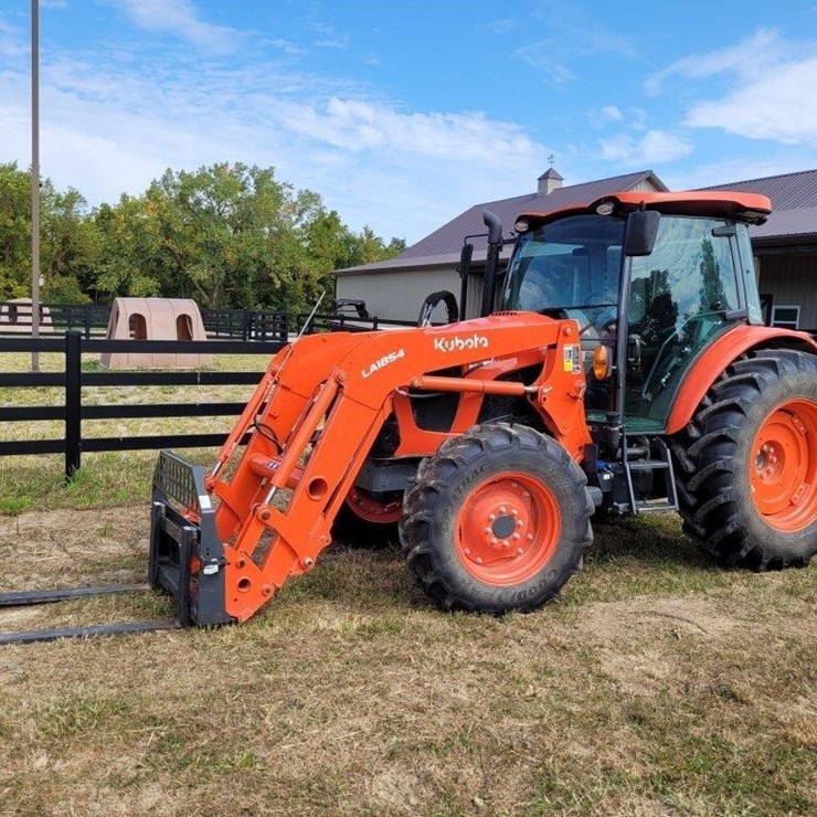 2021 Kubota Tractor with Loader w/84" QA Bucket
