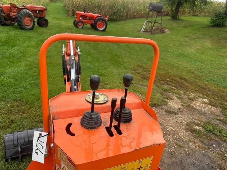 bhm-225-backhoe-attachment-image-12