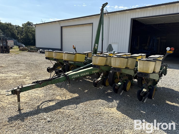 john-deere-7200-image-1