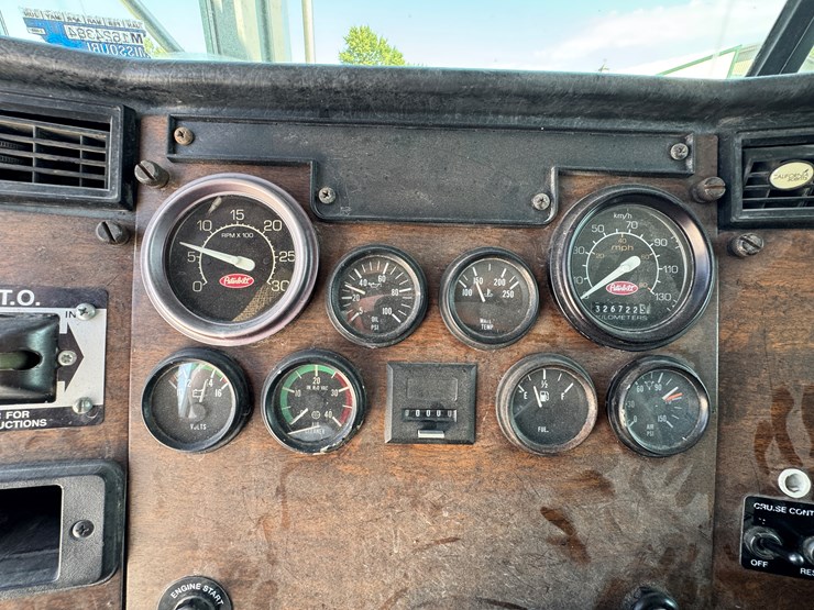 #1642-•-1995-peterbilt-dump-truck-image-30