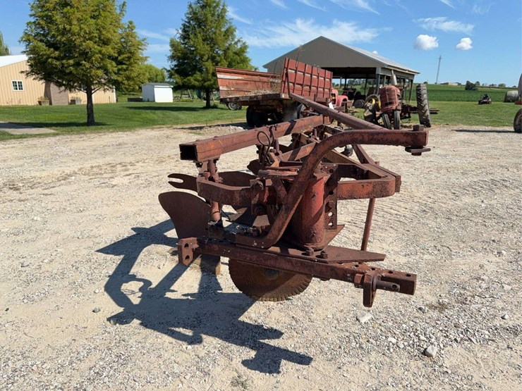 4-bottom-plow-image-3