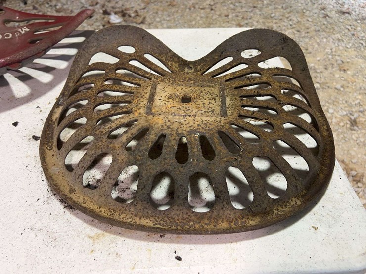 (3)-cast-iron-seats-image-6