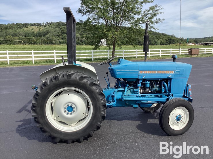 1966-ford-3000-image-4