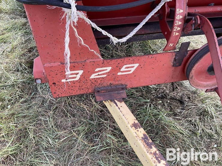 new-holland-329-image-13