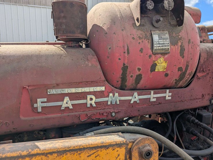 1956-mccormick-farmall-l.p.gas-400-image-12