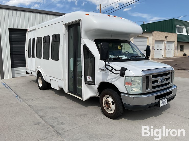 2010-ford-e450-image-3
