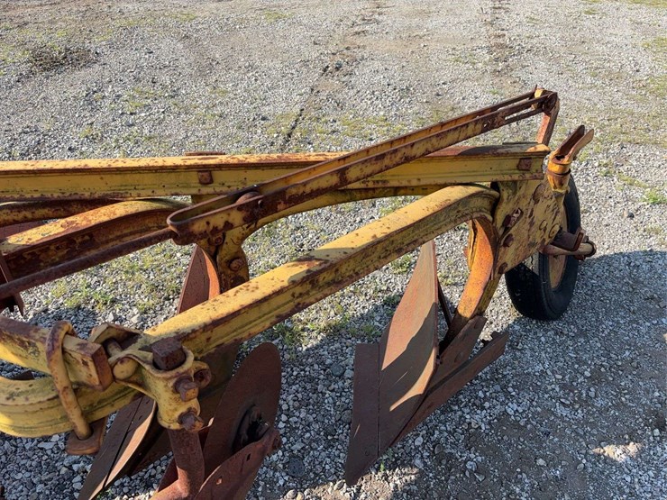 minneapolis-moline-plow-image-25