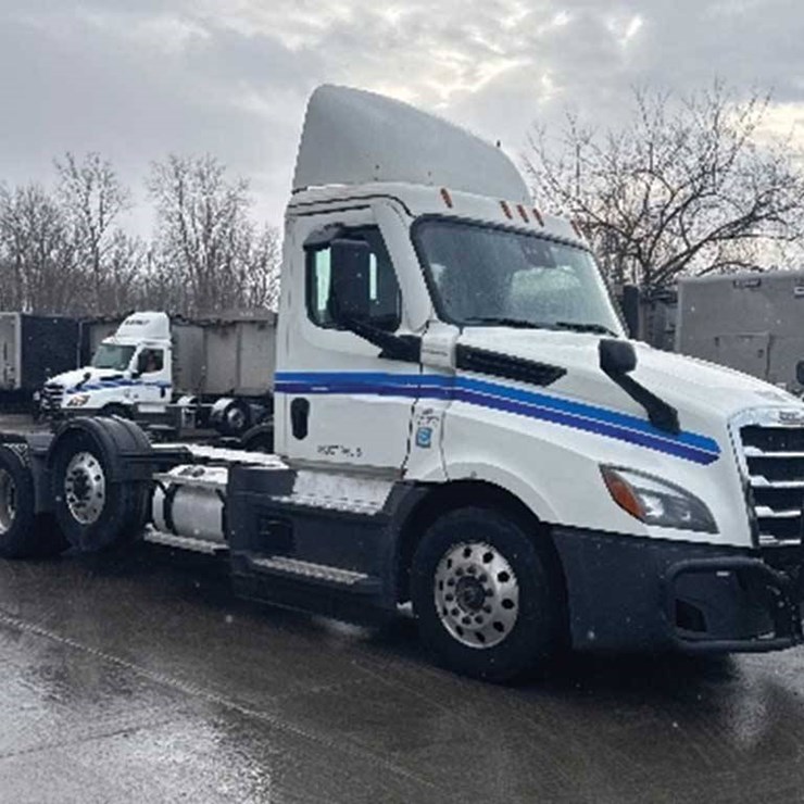 2022 FREIGHTLINER CASCADIA 126