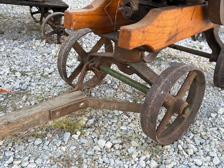2-hp-stover-hit-and-miss-engine-image-28