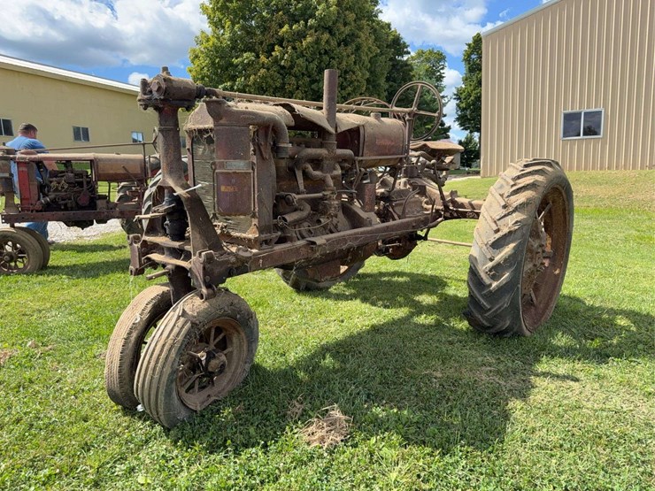 farmall-f-20-image-9