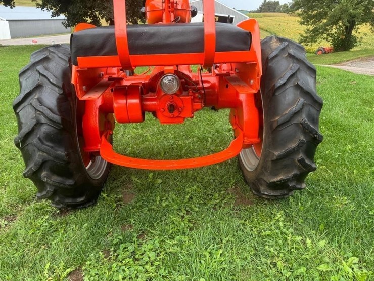 1950-allis-chalmers-b-tractor-image-6