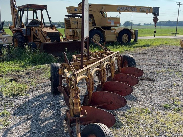 minneapolis-moline-plow-image-4