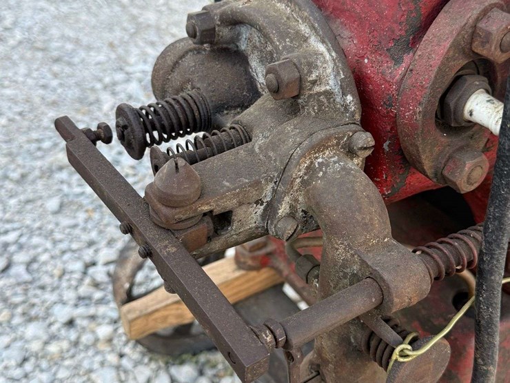 fuller-&-johnson-2-hp-hit-&-miss-engine-on-truck-cart-image-23
