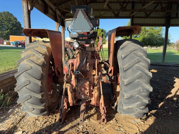 farmall-806-image-38