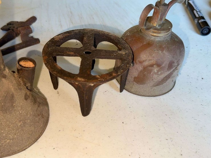 skeleton-keys-on-ring,-copper-bunsen-burner,-oil-sprayer&-funnel-can-image-8