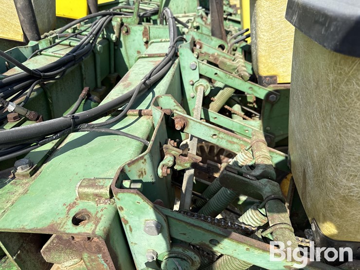 john-deere-7200-image-14