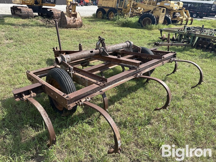 graham-hoeme-plow-s-9-shank-chisel-image-7