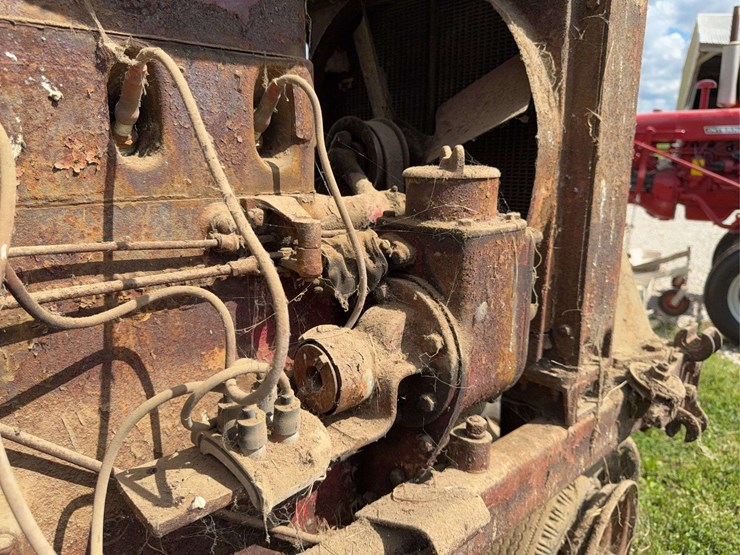 farmall-f-20-image-38