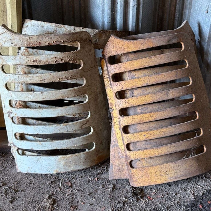 Tractor Grille Side Panels – 4 Pieces