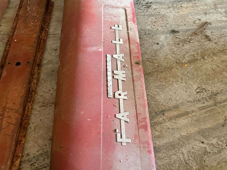 farmall-400-hood,-and-nose-cones-(3-pcs)-image-2