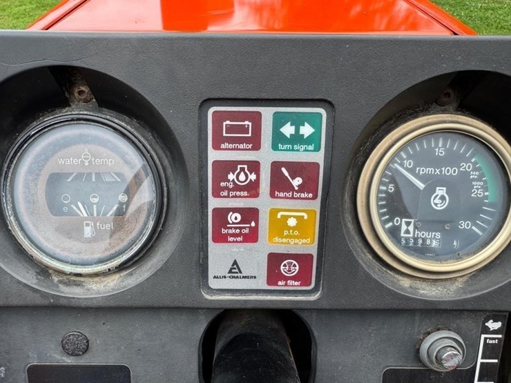1983-allis-chalmers-6060-tractor-image-17