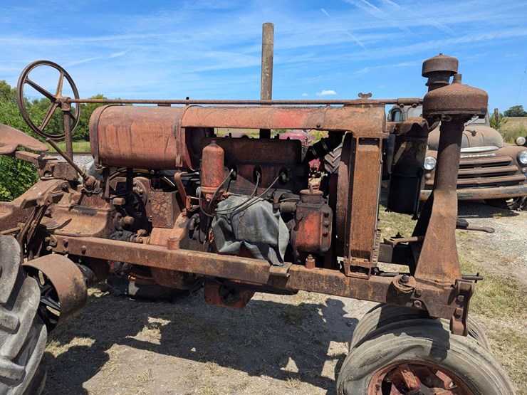 international-harvester-tractor-f-20-image-12