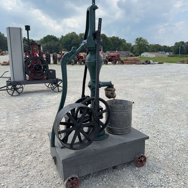 Red Jacket Hand Pump with Flywheel Drive, Demonstration Piece