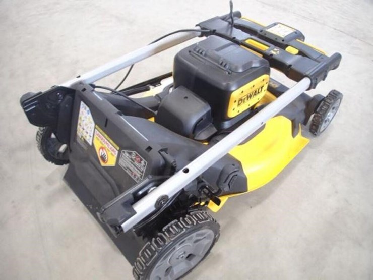 dewalt-21.5-in.-electric-push-mower-image-5