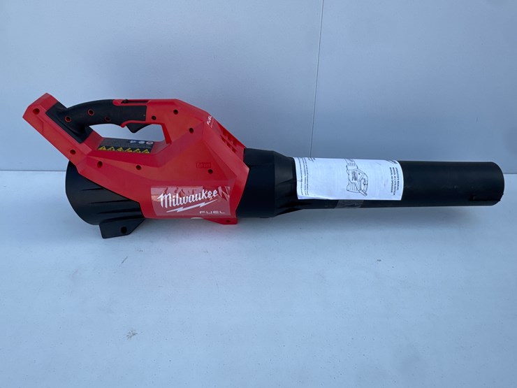 #1093-•-milwaukee-m18-fuel-blower,-3017-20-image-1