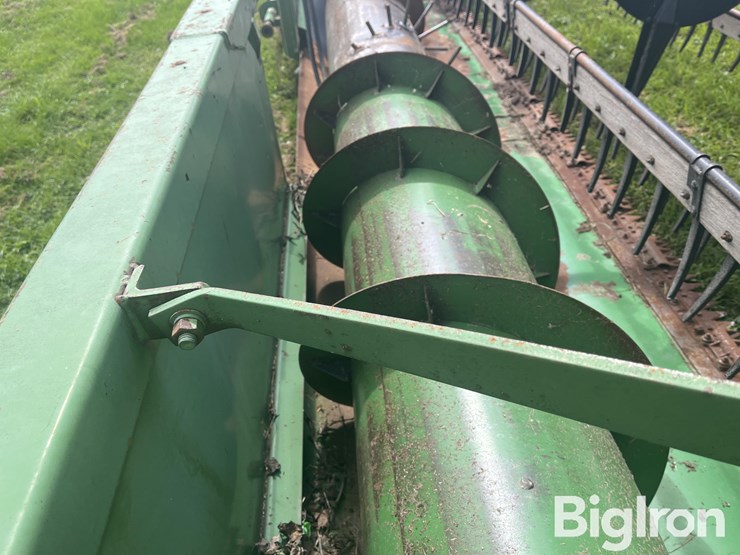 john-deere-216-image-14