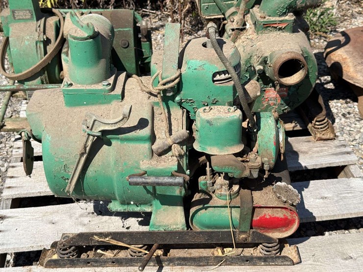 group-of-homelite-self-priming-gas-pumps-image-2