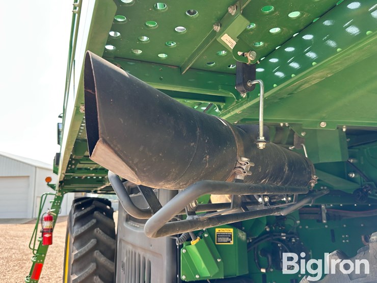 2022-john-deere-cs770-cotton-stripper-image-11