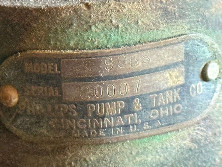 pair-of-phillips-pump-&-tank-co.-model-90bs-fuel-pumps-with-tanks-image-9