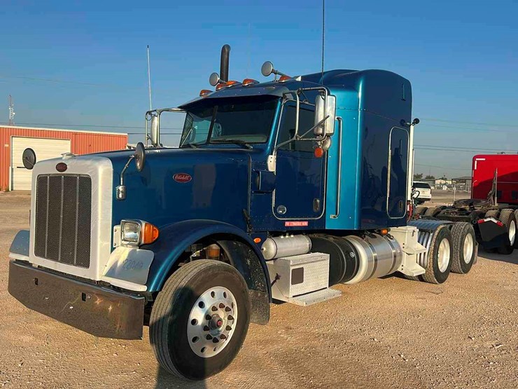 2015-peterbilt-367-image-1