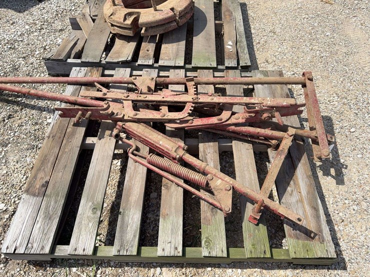 cultivator-lift-arms-image-2