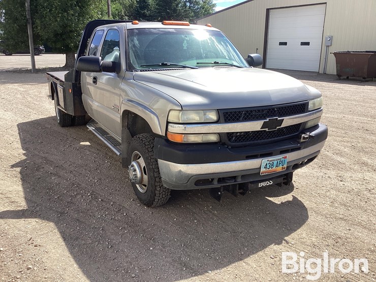 2001-chevrolet-silverado-3500-image-3