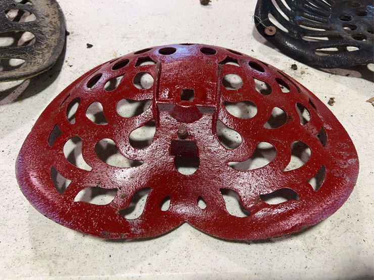 (3)-cast-iron-seats-image-10