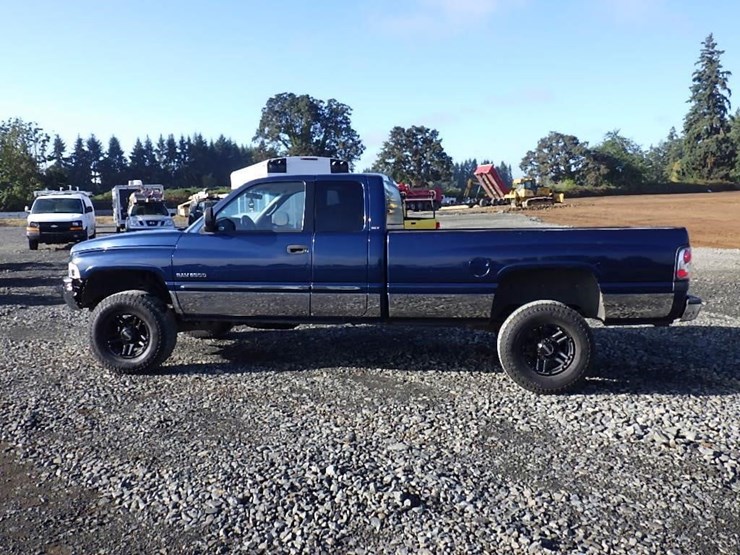 2001-dodge-2500-image-8